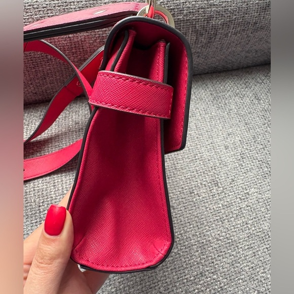 Brand new No tag Guess Georgiana Crossbody Flap Bag – Red - Picture 5 of 16